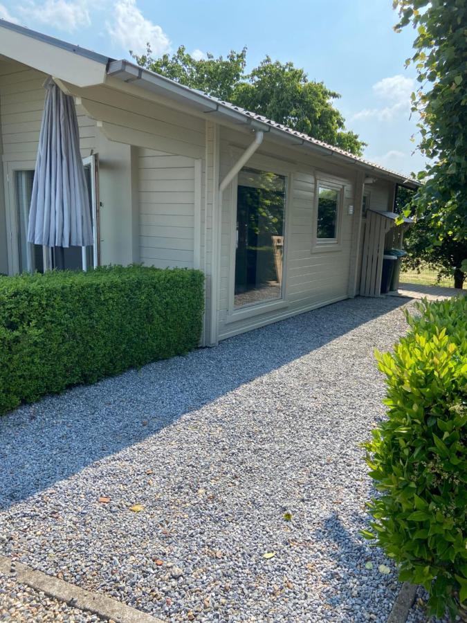 Chalet Eau Vive Maaseik Extérieur photo